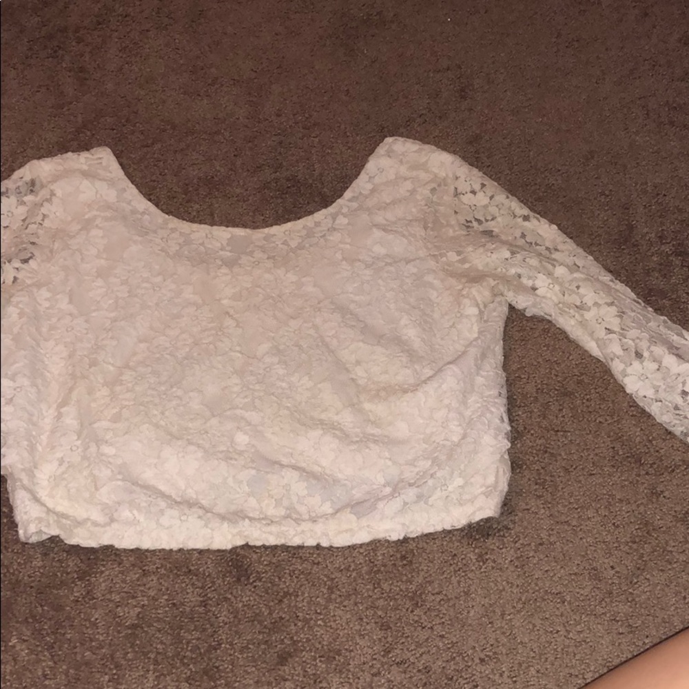 Flowery long sleeve crop top